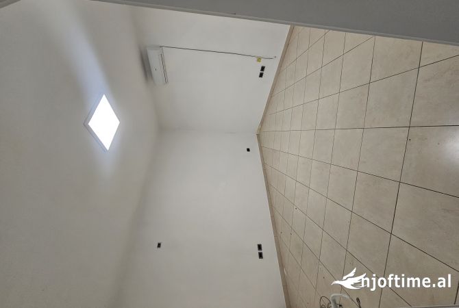 Ambient biznesi me qera 3+1 ne Tirane - 2,400 Euro