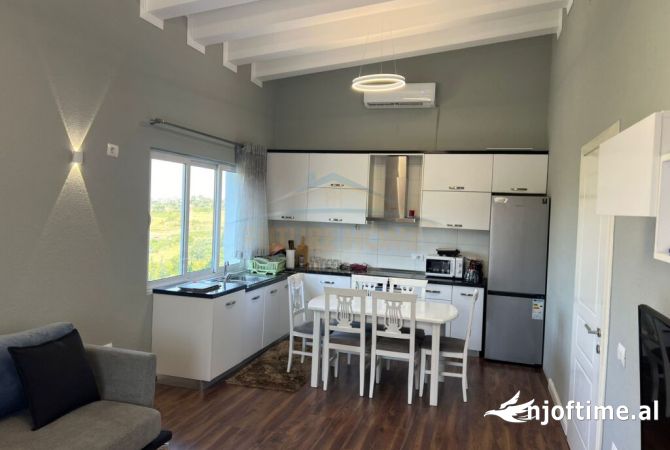 Shtepi ne shitje Vila Luksoze ne Tirane, 6+1, Mobilimi E mobiluar, Pagesa 420,000  Euro.