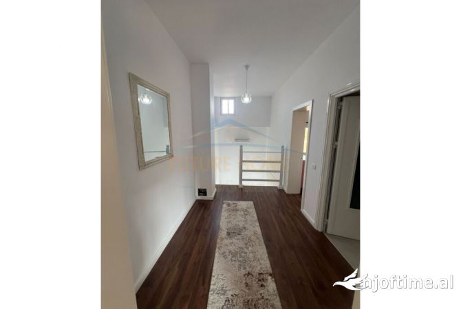 Shtepi ne shitje Vila Luksoze ne Tirane, 6+1, Mobilimi E mobiluar, Pagesa 420,000  Euro.