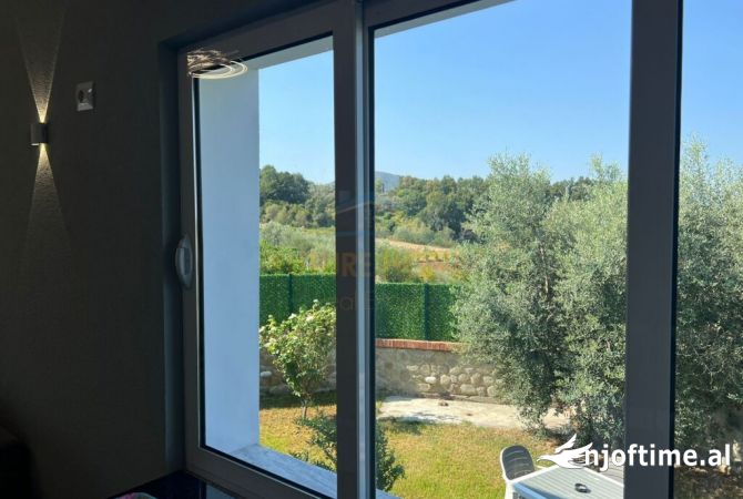 Shtepi ne shitje Vila Luksoze ne Tirane, 6+1, Mobilimi E mobiluar, Pagesa 420,000  Euro.