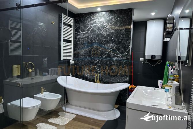 Shtepi ne shitje 4+1 ne Tirane - 436,000 Euro