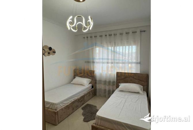 Shtepi ne shitje Apartament ne Tirane, 2+1, Mobilimi E mobiluar, Pagesa 143,000  Euro.