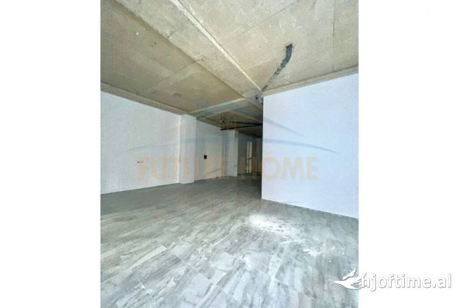 Ambient biznesi me qera 3+1 ne Tirane - 1,200 Euro