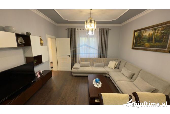 Casa in vendita 5+1 a Tirana - 370,000 Euro