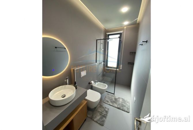 Shtepi me qera 2+1 ne Tirane - 950 Euro