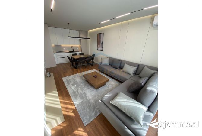 Shtepi me qera 2+1 ne Tirane - 950 Euro