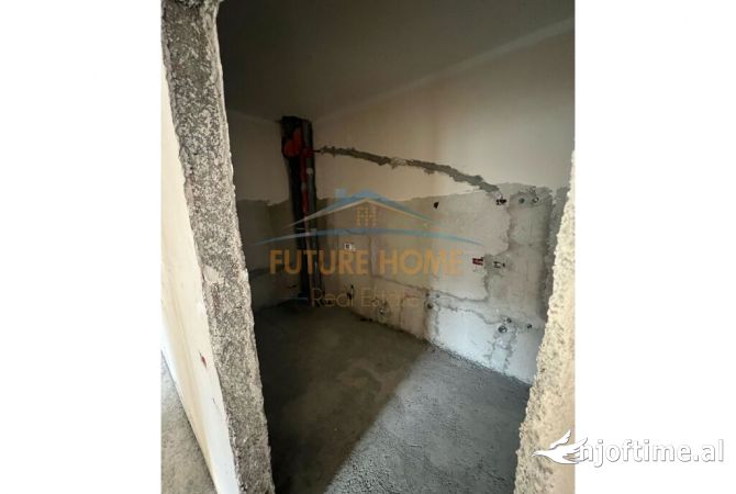 Shtepi ne shitje Apartament ne Tirane, 2+1, Mobilimi Bosh, pa mobiluar, Pagesa 204,000  Euro.