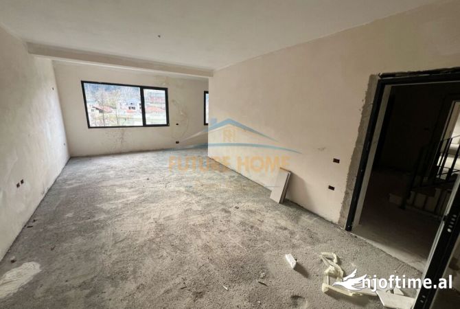 Shtepi ne shitje Apartament ne Tirane, 2+1, Mobilimi Bosh, pa mobiluar, Pagesa 204,000  Euro.