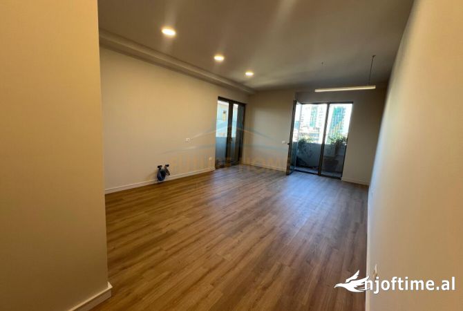 Shtepi ne shitje Apartament ne Tirane, 1+1, Mobilimi Pjeserisht e mobiluar, Pagesa 500,000  Euro.