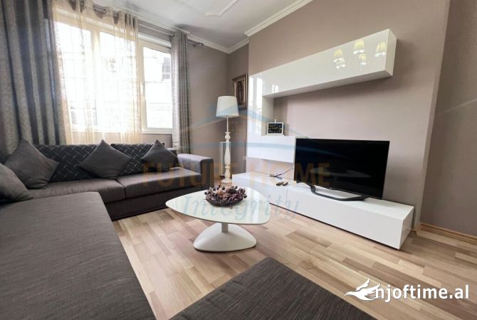 Shtepi me qera Apartament ne Tirane, 2+1, Mobilimi E mobiluar, Pagesa 650  Euro.