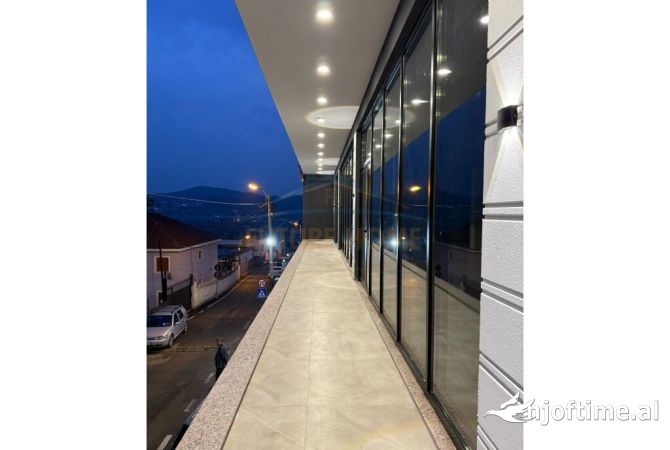 Ambient biznesi me qera 3+1 ne Tirane - 6,000 Euro