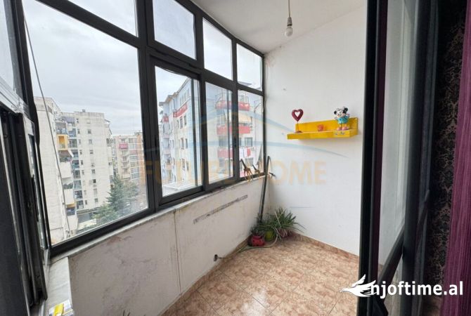Shtepi ne shitje Apartament ne Tirane, 2+1, Mobilimi E mobiluar, Pagesa 130,000  Euro.