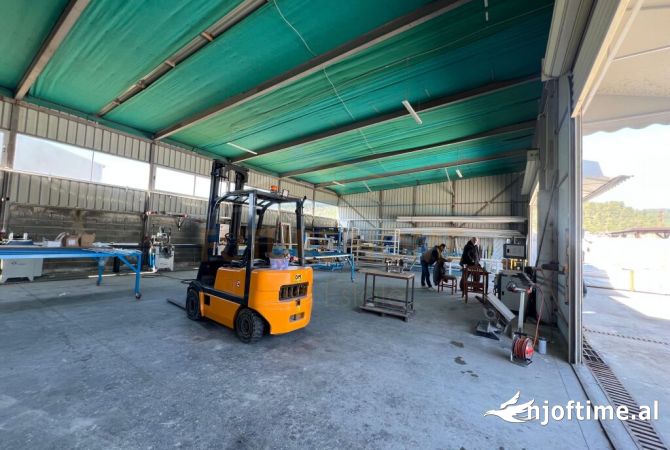 Ambient biznesi me qera 4+1 ne Tirane - 1,300 Euro