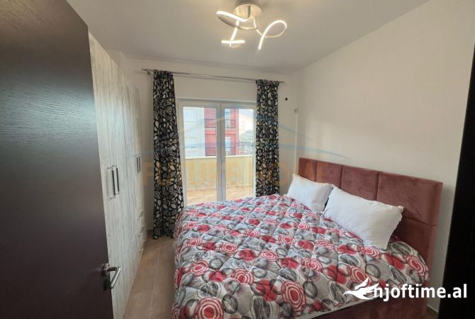 Shtepi ne shitje Apartament ne Tirane, 2+1, Mobilimi E mobiluar, Pagesa 244,000  Euro.