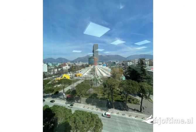 Ambient biznesi me qera 3+1 ne Tirane - 1,725 Euro