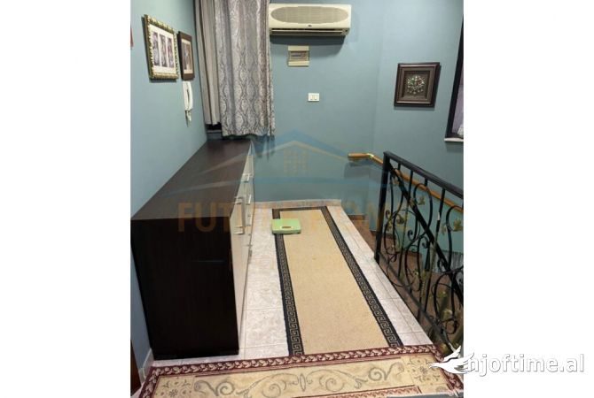 Shtepi me qera Apartament ne Tirane, 3+1, Mobilimi E mobiluar, Pagesa 1,000  Euro.