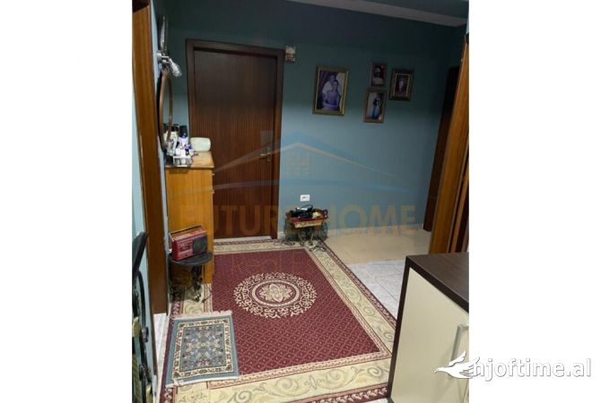 Shtepi me qera Apartament ne Tirane, 3+1, Mobilimi E mobiluar, Pagesa 1,000  Euro.