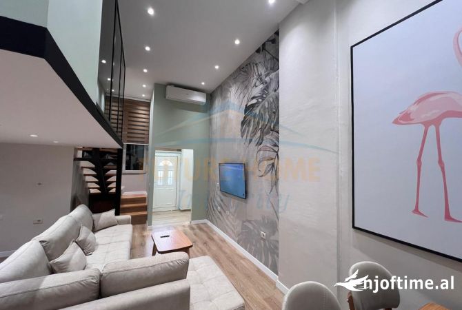 Shtepi ne shitje Duplex(shtepi me 2 kate) ne Tirane, 1+1, Mobilimi E mobiluar, Pagesa 115,000  Euro.