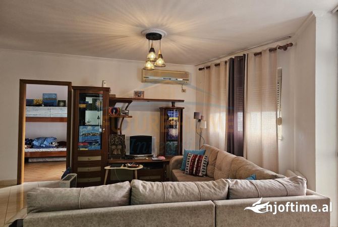 Shtepi me qera Apartament ne Tirane, 2+1, Mobilimi E mobiluar, Pagesa 650  Euro.