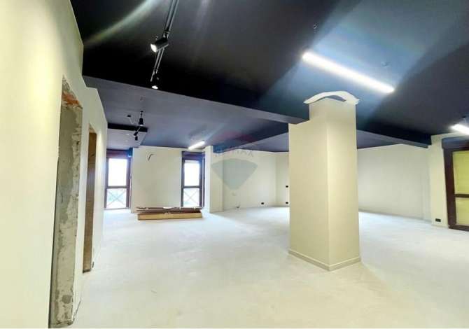 Ambient biznesi me qera 3+1 ne Tirane - 2,300 Euro