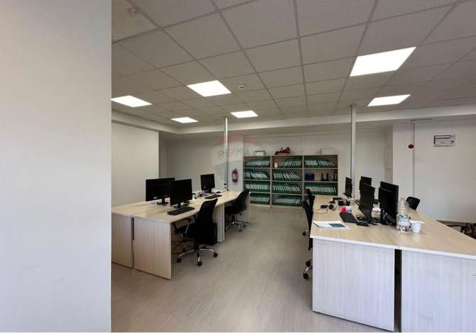 Ambient biznesi me qera 3+1 ne Tirane - 5,500 Euro