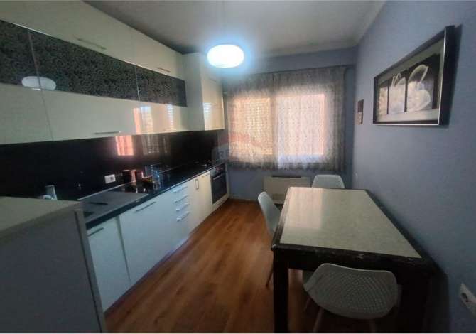 Shtepi me qera 2+1 ne Tirane - 650 Euro