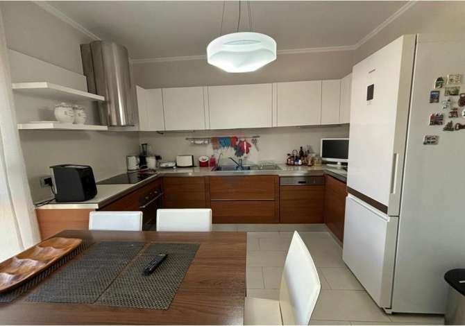 Casa in vendita 2+1 a Tirana - 295,500 Euro