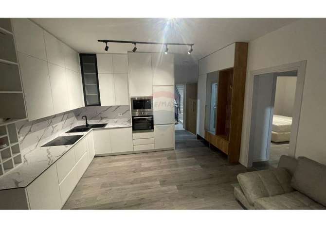 Shtepi me qera 2+1 ne Tirane - 800 Euro