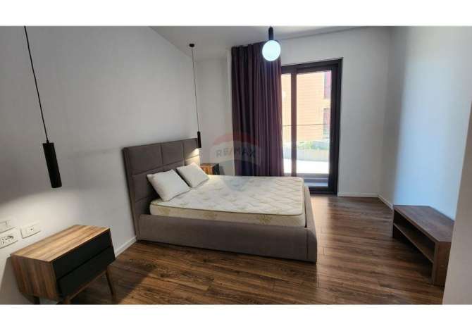 Shtepi me qera 2+1 ne Tirane - 1,300 Euro