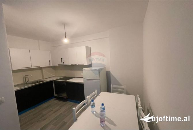 Shtepi me qera 2+1 ne Tirane - 430 Euro