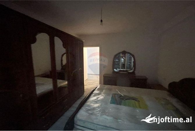 Shtepi me qera 2+1 ne Tirane - 430 Euro