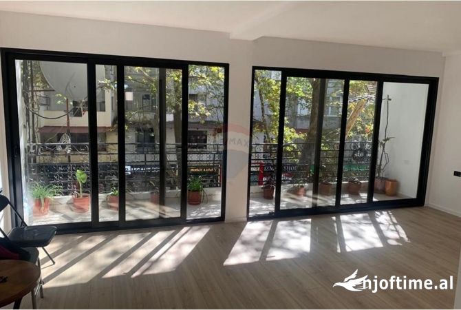 Ambient biznesi me qera 3+1 ne Tirane - 1,200 Euro