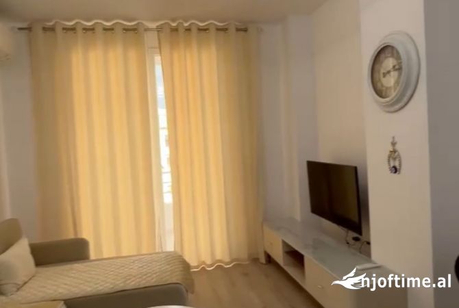 Shtepi me qera 2+1 ne Tirane - 650 Euro