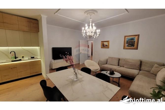 Shtepi me qera 2+1 ne Tirane - 1,000 Euro