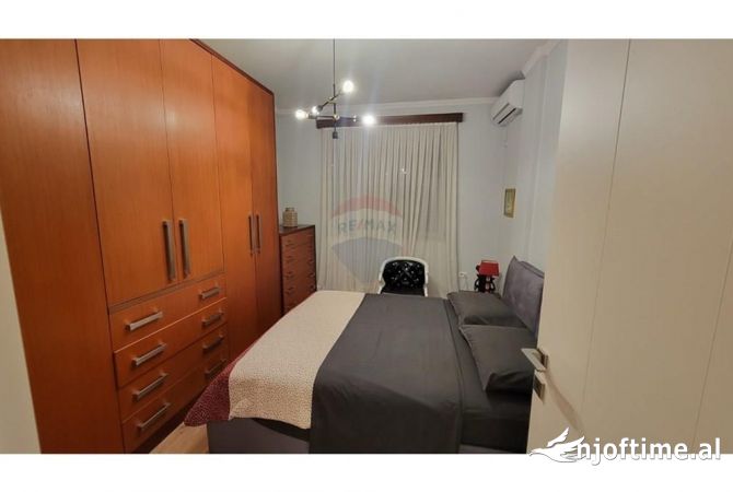 Shtepi me qera 2+1 ne Tirane - 1,000 Euro
