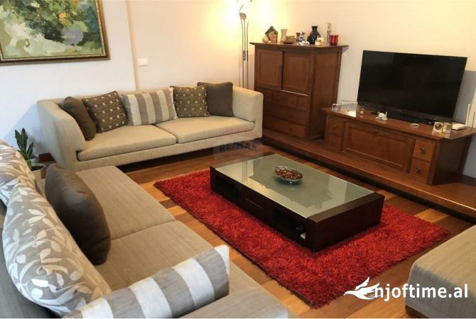 Shtepi me qera 3+1 ne Tirane - 1,100 Euro