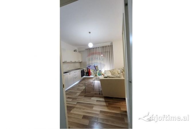 Shtepi me qera 1+1 ne Tirane - 750 Euro