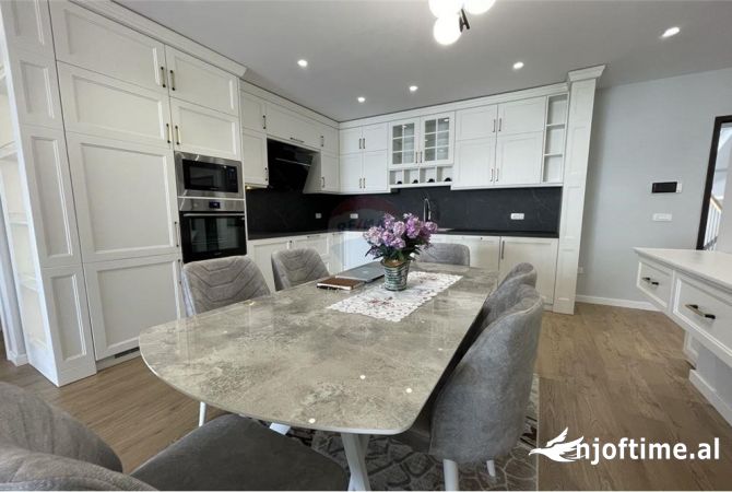 Shtepi me qera 2+1 ne Tirane - 1,200 Euro