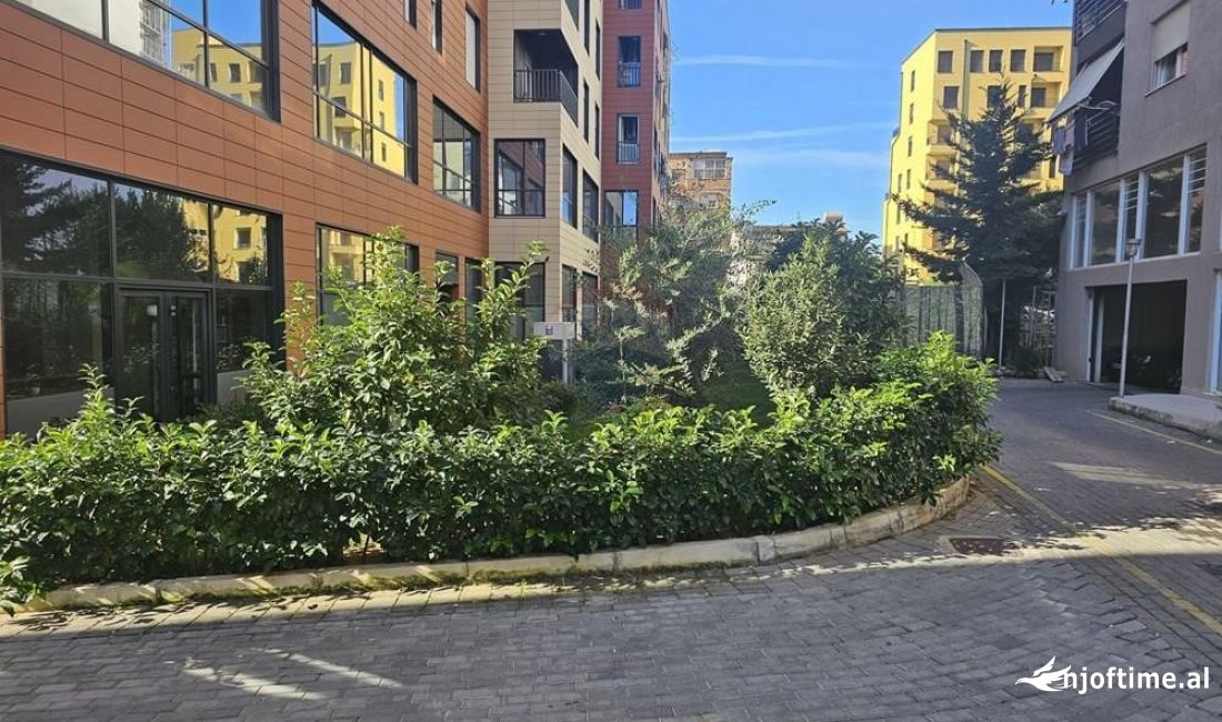 Shtepi me qera Apartament ne Tirane, 2+1, Mobilimi E mobiluar, Pagesa 800  Euro.