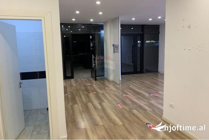 Ambient biznesi me qera 3+1 ne Tirane - 1,700 Euro