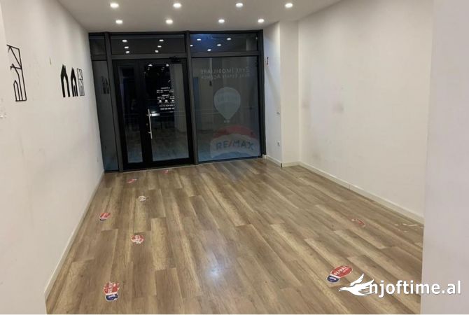 Ambient biznesi me qera 3+1 ne Tirane - 1,700 Euro