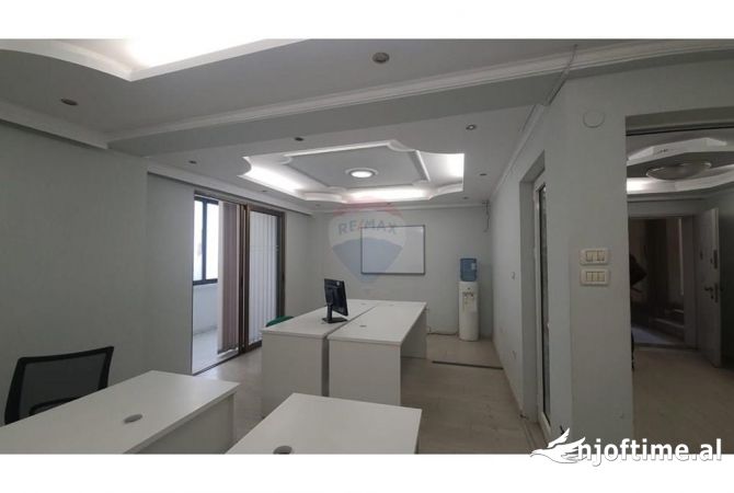 Ambient biznesi me qera 3+1 ne Tirane - 790 Euro