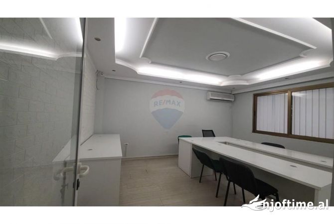 Ambient biznesi me qera 3+1 ne Tirane - 790 Euro
