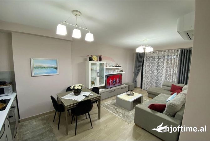 Shtepi me qera 2+1 ne Tirane - 650 Euro