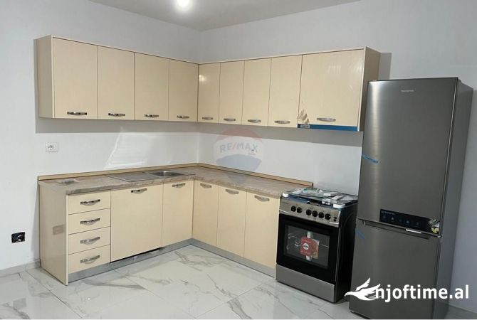 Shtepi ne shitje Shtepi Private ne Tirane, 3+1, Mobilimi E mobiluar, Pagesa 219,000  Euro.