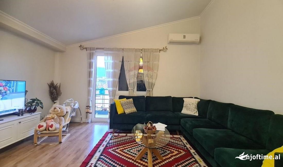 Shtepi ne shitje Apartament ne Tirane, 2+1, Mobilimi E mobiluar, Pagesa 150,000  Euro.