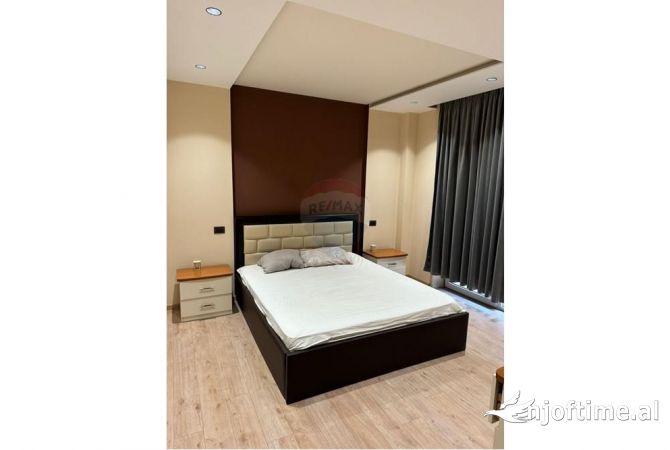 Shtepi me qera 2+1 ne Tirane - 800 Euro