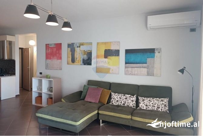 Shtepi me qera 2+1 ne Tirane - 900 Euro