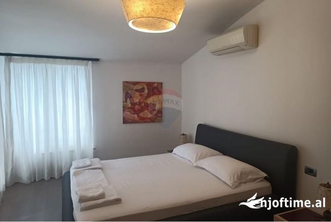 Shtepi me qera Apartament ne Tirane, 2+1, Mobilimi E mobiluar, Pagesa 900  Euro.