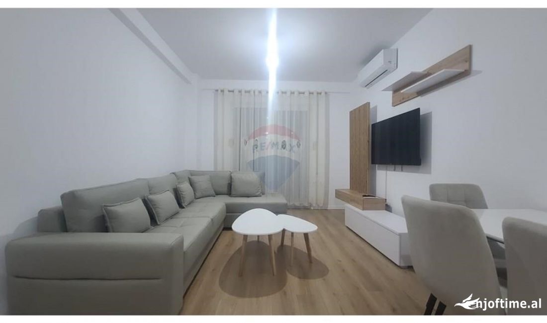 Shtepi me qera Apartament ne Tirane, 1+1, Mobilimi E mobiluar, Pagesa 500  Euro.